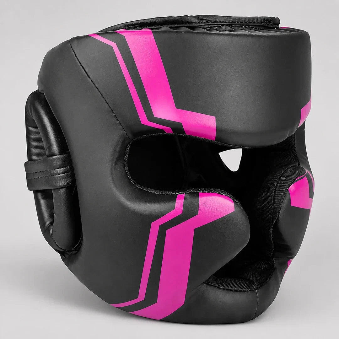 Capacete de Proteção Endurafit preto e rosa com proteção de bochecha e orelha em fundo claro