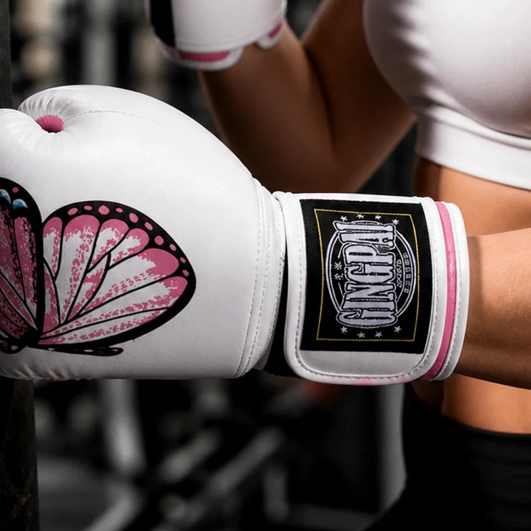 Close da estampa butterfly e punho da Luva de Boxe Feminina Endurafit