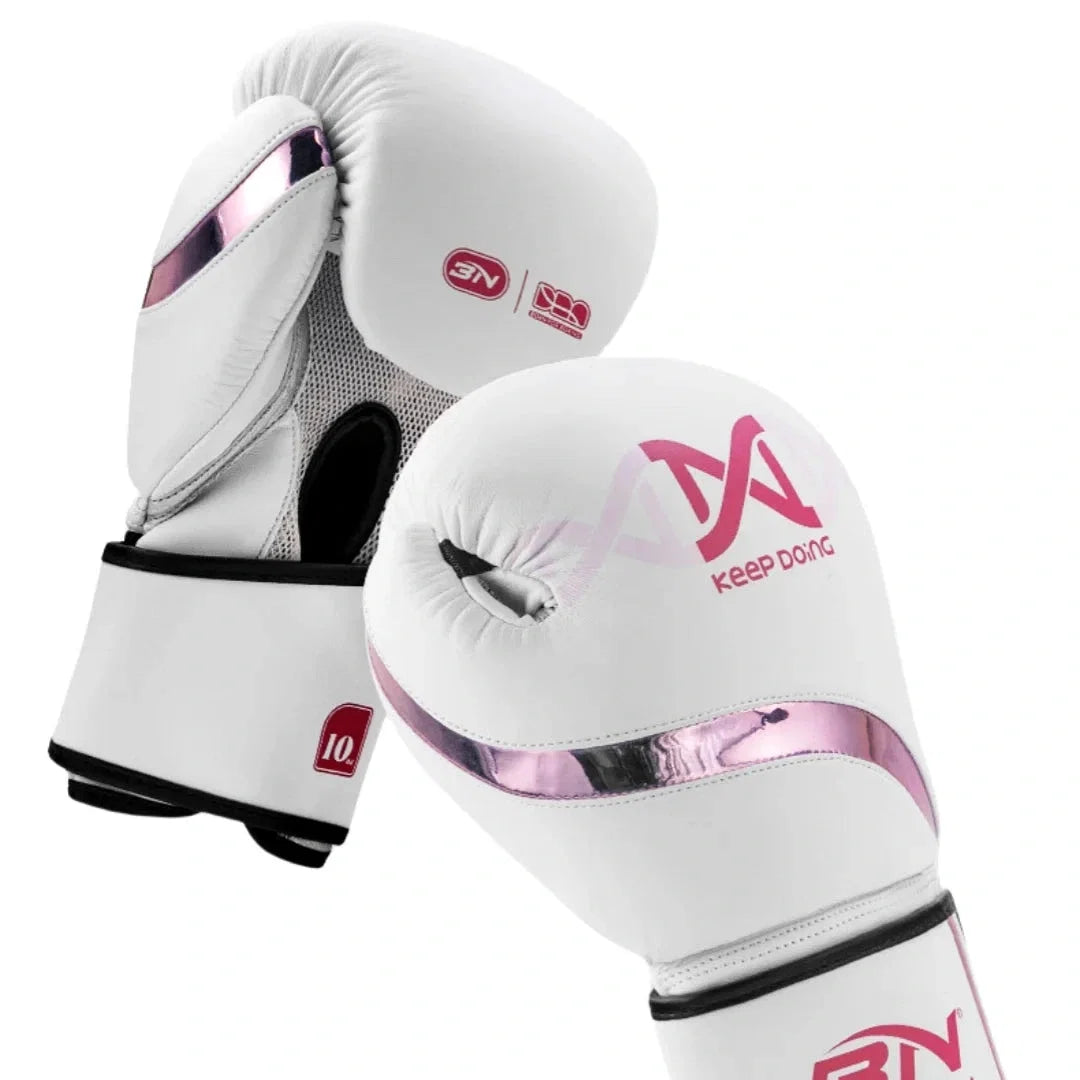Detalhe do fechamento de punho da Luva de Boxe Soft Feminina Endurafit branca