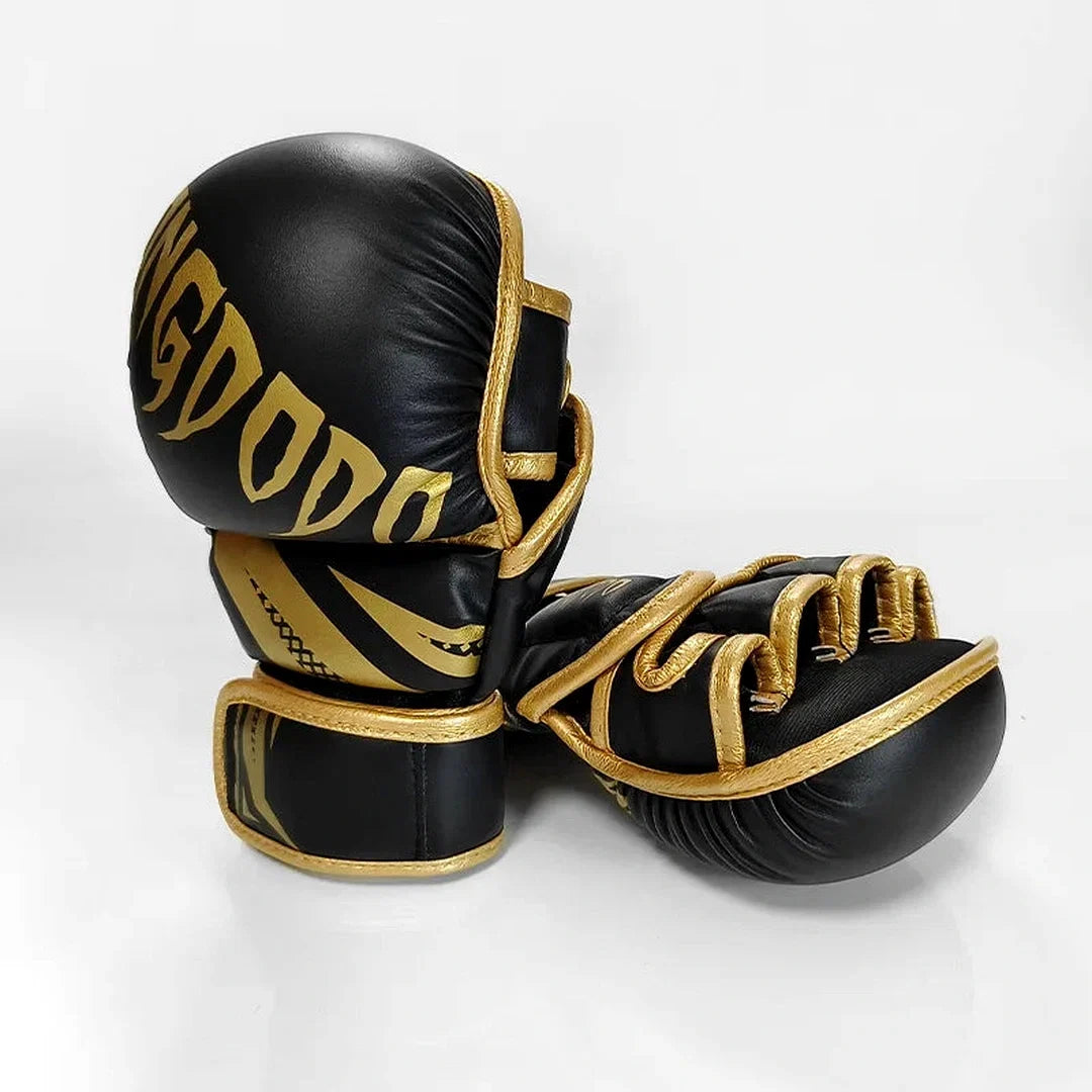 Luva MMA Meia Mão Endurafit preta com dourado