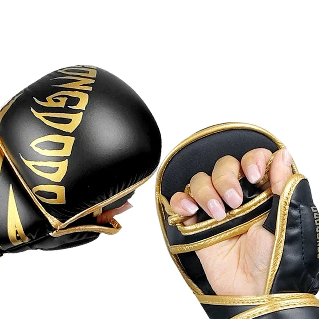 Close dos dedos livres da Luva MMA Meia Mão Endurafit preto dourado