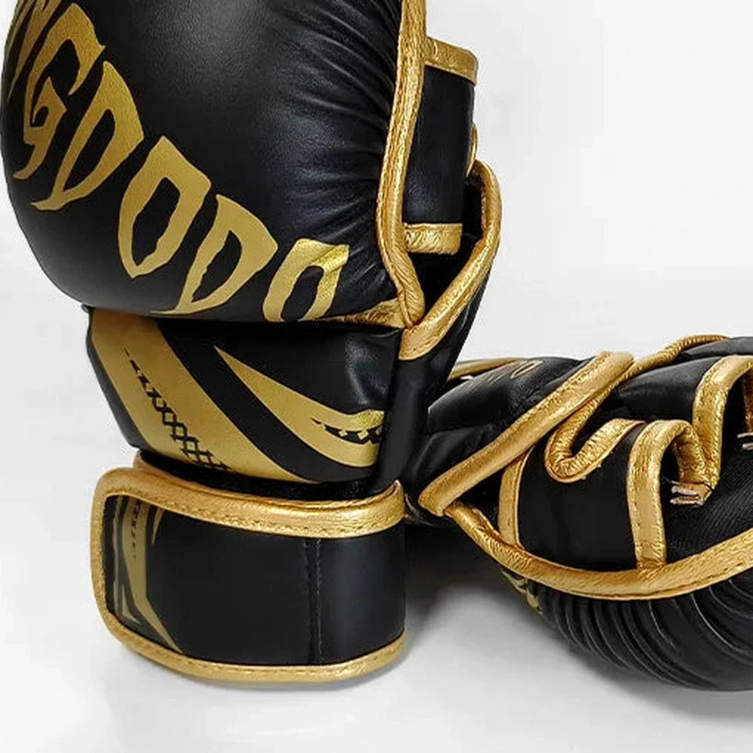 Detalhe do punho e palma da Luva MMA Meia Mão Endurafit preto dourado